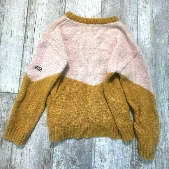 Bandy Button Sweater - Picture 2 of 2